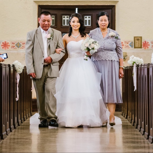 Ballgown wedding dress no brand but custom - Picture 5 of 7